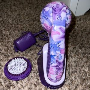 🪄Michael Todd Beauty - Floral Print Soniclear Elite Cleansing System